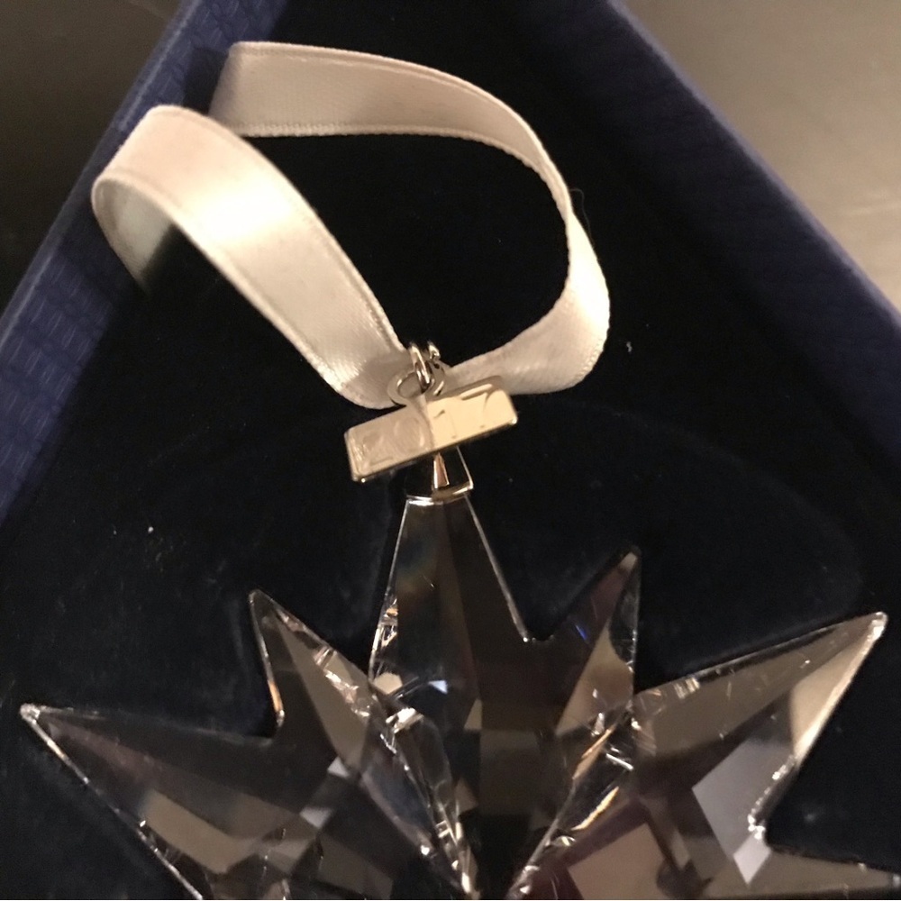 Swarovski Annual Edition Ornament 2017. - Picture 2 of 4